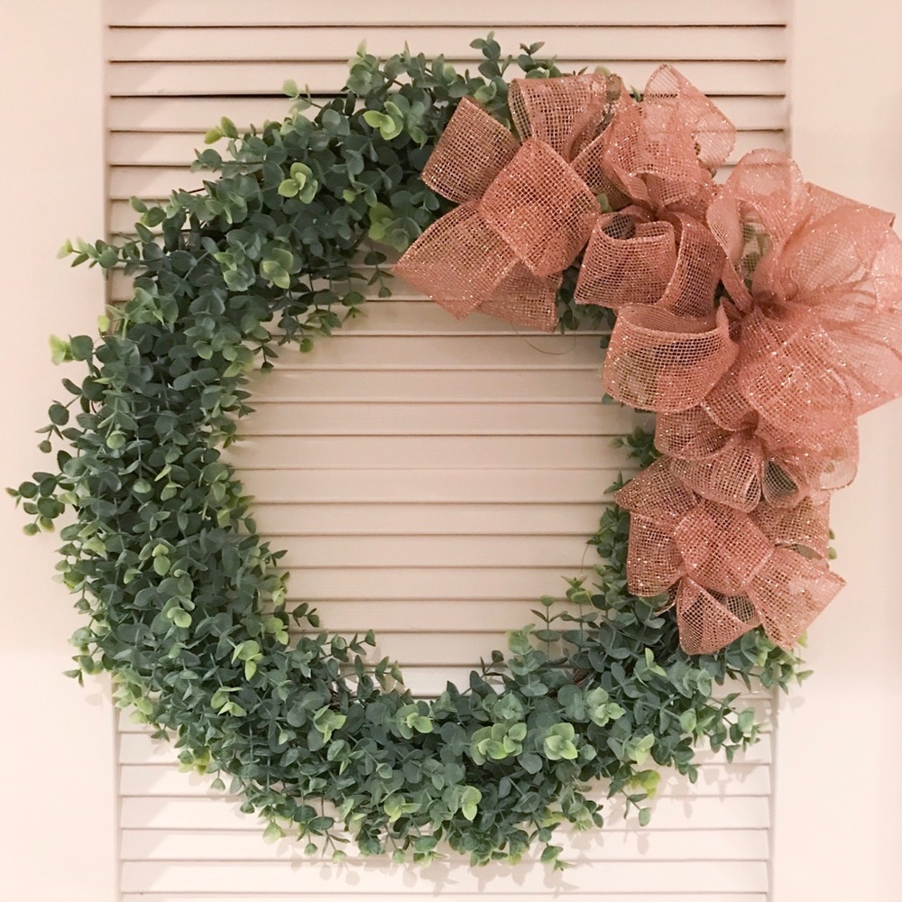 Green Wreath with Gold Glitter Ribbon Bows